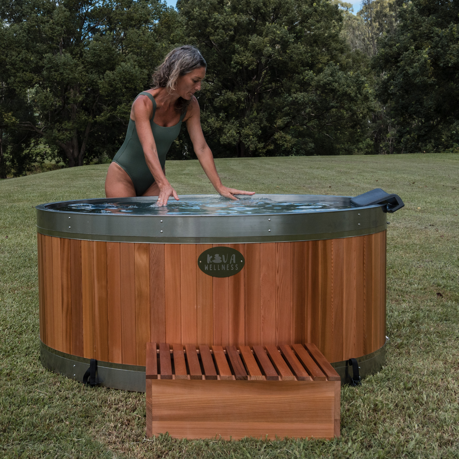 Contrast therapy ice bath